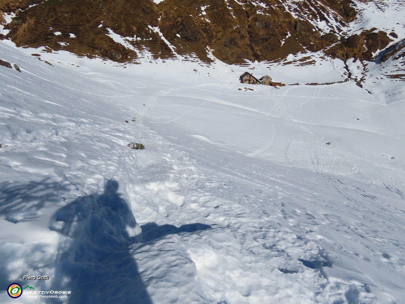 16 Scendo su traccia battuta alla Baita Casera.JPG